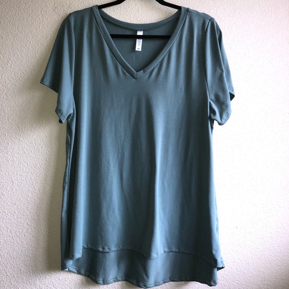 LuLaRoe Tops - EUC LuLaRoe Sage Green Christy Tee
